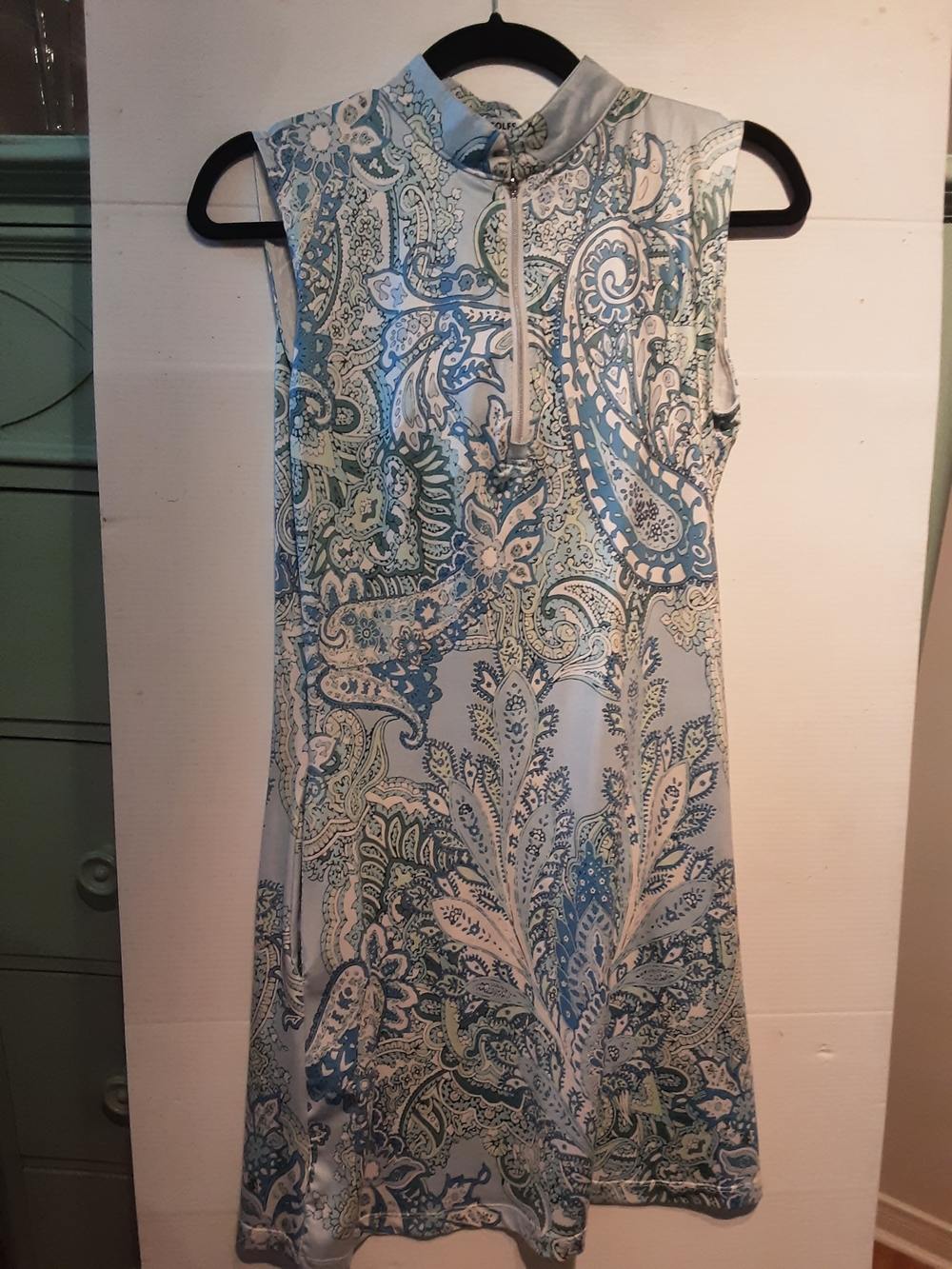Sleeveless Paisley Print Shift Dress in Light Blue & Ivory